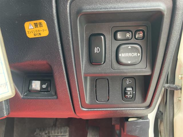 キックス 　４ＷＤ　ＥＴＣ　ナビ　ＴＶ　電動格納ミラー　シートヒーター　ＡＴ　ＣＤ　ＤＶＤ再生　ＵＳＢ　ルーフレール　アルミホイール　エアコン　パワーウィンドウ（10枚目）