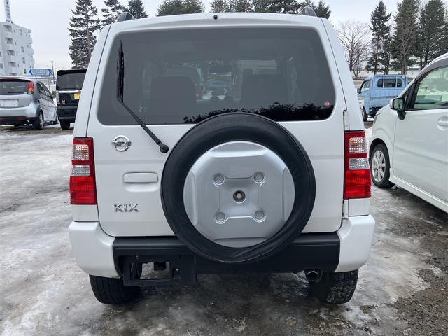 キックス 　４ＷＤ　ＥＴＣ　ナビ　ＴＶ　電動格納ミラー　シートヒーター　ＡＴ　ＣＤ　ＤＶＤ再生　ＵＳＢ　ルーフレール　アルミホイール　エアコン　パワーウィンドウ（15枚目）