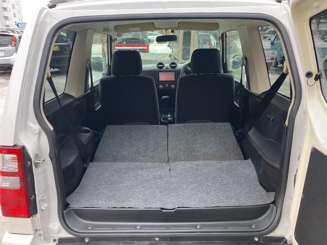 キックス 　４ＷＤ　ＥＴＣ　ナビ　ＴＶ　電動格納ミラー　シートヒーター　ＡＴ　ＣＤ　ＤＶＤ再生　ＵＳＢ　ルーフレール　アルミホイール　エアコン　パワーウィンドウ（27枚目）