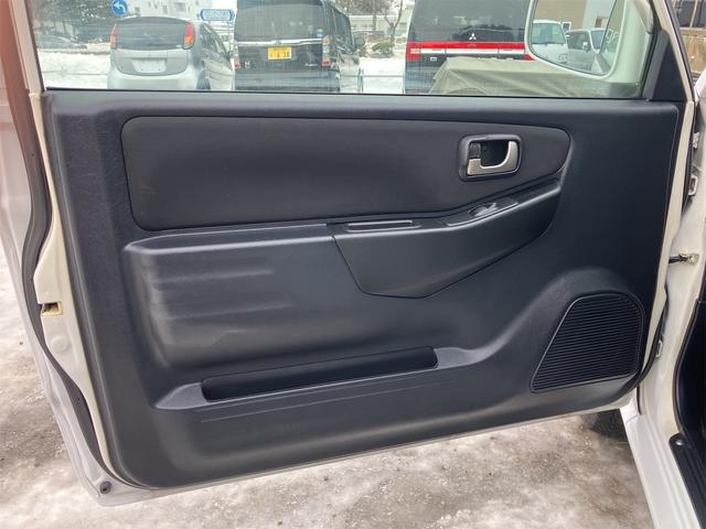 キックス 　４ＷＤ　ＥＴＣ　ナビ　ＴＶ　電動格納ミラー　シートヒーター　ＡＴ　ＣＤ　ＤＶＤ再生　ＵＳＢ　ルーフレール　アルミホイール　エアコン　パワーウィンドウ（28枚目）