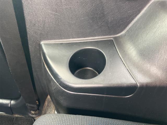 キックス 　４ＷＤ　ＥＴＣ　ナビ　ＴＶ　電動格納ミラー　シートヒーター　ＡＴ　ＣＤ　ＤＶＤ再生　ＵＳＢ　ルーフレール　アルミホイール　エアコン　パワーウィンドウ（31枚目）