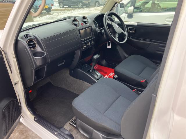 キックス 　４ＷＤ　ＥＴＣ　ナビ　ＴＶ　電動格納ミラー　シートヒーター　ＡＴ　ＣＤ　ＤＶＤ再生　ＵＳＢ　ルーフレール　アルミホイール　エアコン　パワーウィンドウ（34枚目）
