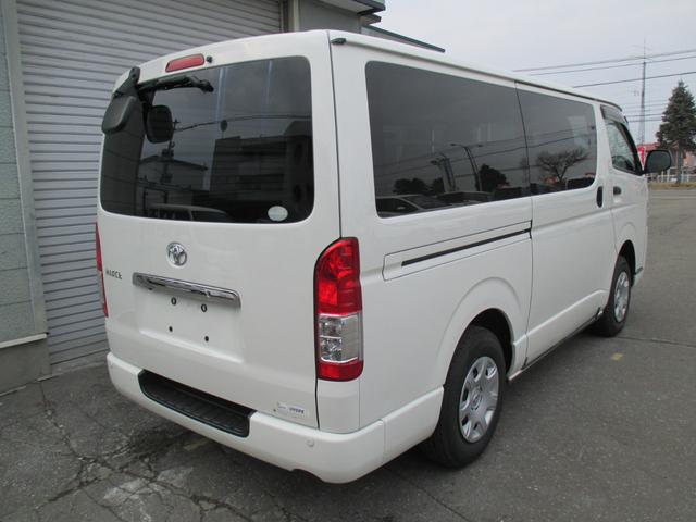 ハイエースバン ロングDX GLパッケージ 3.0ディーゼルターボ 4WD ナビ TV 寒冷地仕様車 3人乗り(4枚目)
