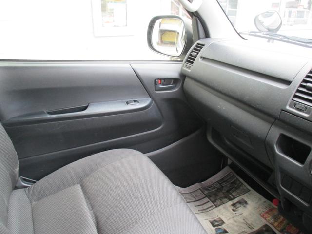 ハイエースバン ロングDX GLパッケージ 3.0ディーゼルターボ 4WD ナビ TV 寒冷地仕様車 3人乗り(13枚目)