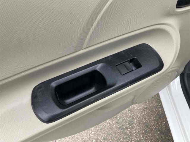 アクア S ナビ TV キーレスエントリー 電動格納ミラー CVT 衝突安全ボディ ABS ESC CD Bluetooth エアコン パワーステアリング パワーウィンドウ(33枚目)