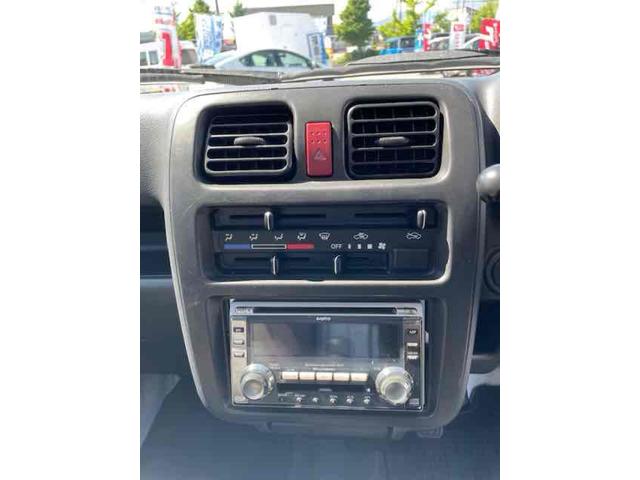 ミラ Ｘリミテッド　ＥＲ　４ＷＤ　キーレスエントリー　電動格納ミラー　ＣＶＴ　盗難防止システム　ＡＢＳ　ＣＤ　ＭＤ　アルミホイール　衝突安全ボディ　エアコン　パワーステアリング　パワーウィンドウ　運転席エアバッグ（2枚目）