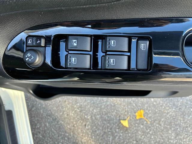 ムーヴキャンバス Gブラックインテリアリミテッド SAIII 4WD 両側電動スライドドア ナビ TV 衝突被害軽減システム オートマチックハイビーム オートライト LEDヘッドランプ スマートキー アイドリングストップ 電動格納ミラー ベンチシート CVT(10枚目)