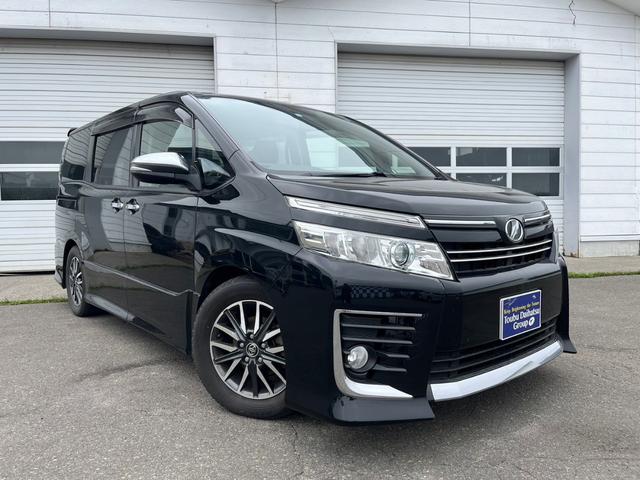 ヴォクシー ＺＳ　煌　４ＷＤ　２０００ＣＣ　ワンオーナー　寒冷地仕様　スマートキー　プッシュスタート　両側パワースライドドア　ＬＥＤヘッドライト　社外カーナビ　バックカメラ　社外エンジンスターター（4枚目）