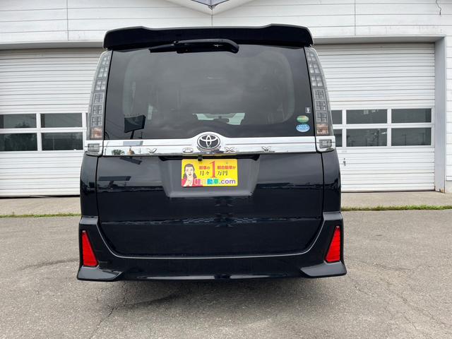 ヴォクシー ＺＳ　煌　４ＷＤ　２０００ＣＣ　ワンオーナー　寒冷地仕様　スマートキー　プッシュスタート　両側パワースライドドア　ＬＥＤヘッドライト　社外カーナビ　バックカメラ　社外エンジンスターター（6枚目）