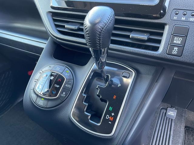 ヴォクシー ＺＳ　煌　４ＷＤ　２０００ＣＣ　ワンオーナー　寒冷地仕様　スマートキー　プッシュスタート　両側パワースライドドア　ＬＥＤヘッドライト　社外カーナビ　バックカメラ　社外エンジンスターター（25枚目）