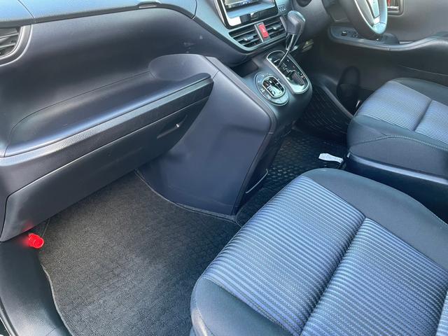 ヴォクシー ＺＳ　煌　４ＷＤ　２０００ＣＣ　ワンオーナー　寒冷地仕様　スマートキー　プッシュスタート　両側パワースライドドア　ＬＥＤヘッドライト　社外カーナビ　バックカメラ　社外エンジンスターター（39枚目）