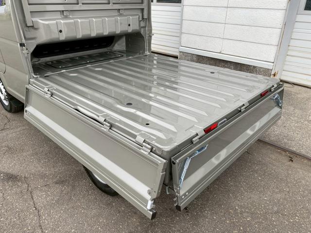 キャリイトラック  届出済未使用車!4WD!マニュアル!キーレス!LEDヘッドランプ!パワーウインドウ!(23枚目)