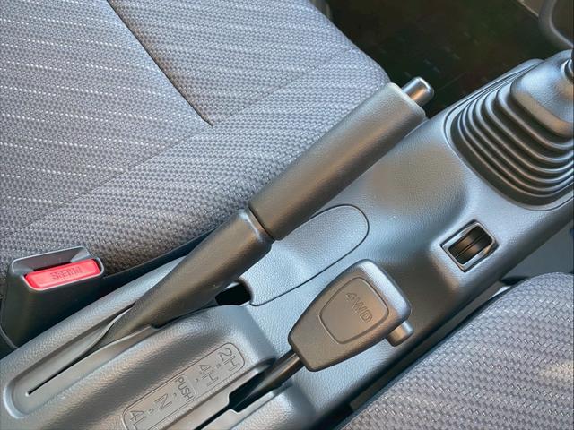 キャリイトラック  届出済未使用車!4WD!マニュアル!キーレス!LEDヘッドランプ!パワーウインドウ!(42枚目)