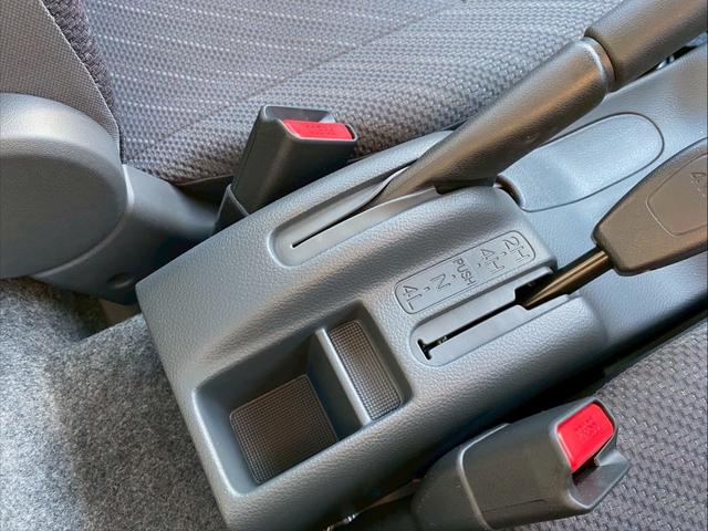 キャリイトラック  届出済未使用車!4WD!マニュアル!キーレス!LEDヘッドランプ!パワーウインドウ!(43枚目)