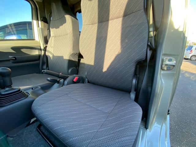 キャリイトラック  届出済未使用車!4WD!マニュアル!キーレス!LEDヘッドランプ!パワーウインドウ!(52枚目)