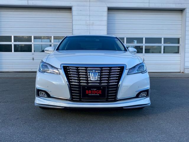 TOYOTA CROWN HYBRID ROYAL SALOON FOUR