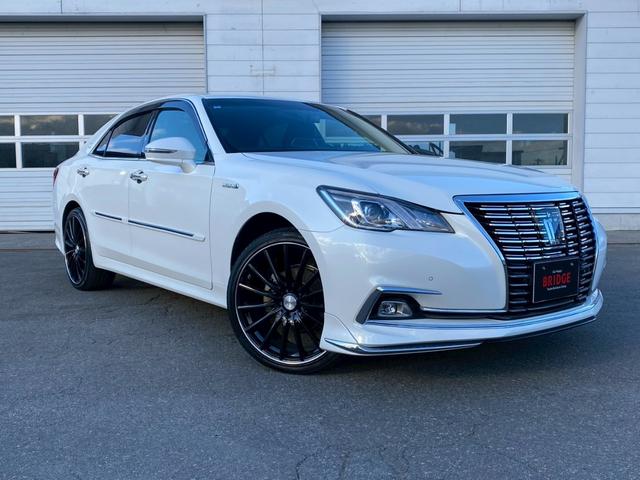 TOYOTA CROWN HYBRID ROYAL SALOON FOUR