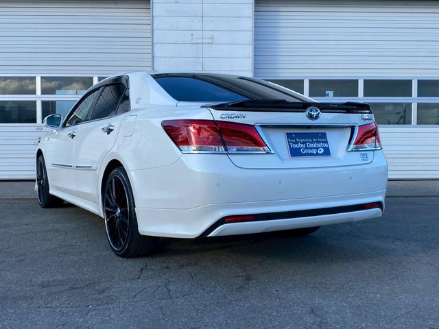 TOYOTA CROWN HYBRID ROYAL SALOON FOUR