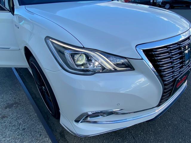 TOYOTA CROWN HYBRID ROYAL SALOON FOUR