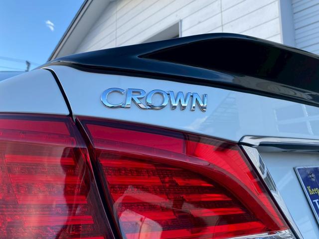 TOYOTA CROWN HYBRID ROYAL SALOON FOUR