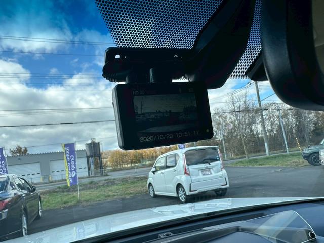 TOYOTA CROWN HYBRID ROYAL SALOON FOUR