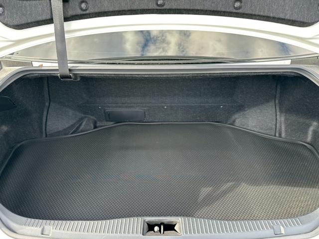 TOYOTA CROWN HYBRID ROYAL SALOON FOUR