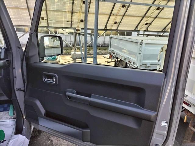 ジムニー XC 届出済未使用車!LEDヘッドランプ!シートヒーター!スマートキー!クリアランスソナー!アイドリングストップ!オートライトダウンヒルアシストコントロール!(40枚目)