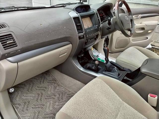 ランドクルーザープラド ＴＸ　４ＷＤ！ディーゼル！ＥＴＣ！ドライブレコーダー！純正ナビゲーション！サンルーフ！フルフラット！ルーフレール！盗難防止システム！キーレス！ＡＢＳ！（22枚目）