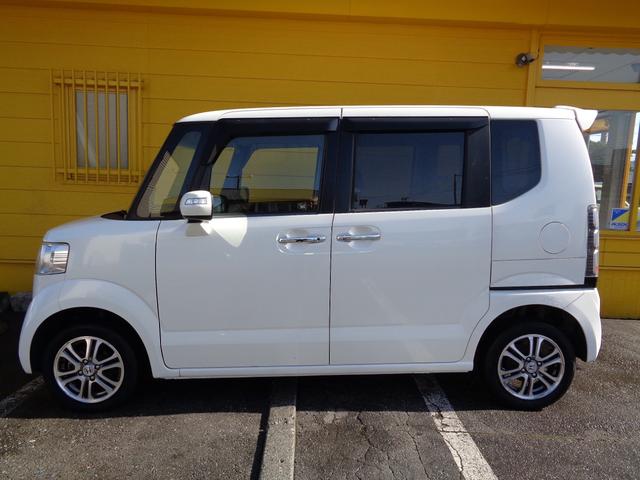 Ｎ－ＢＯＸ Ｇ　ＳＳパッケージ　女性ワンオーナー　４ＷＤ　ＣＶＴ　Ｗパワスラ　アイドリングストップ　リヤスポイラー　社外ＳＤナビ　フルセグＴＶ　バックカメラ　横滑り防止装置　Ｐスタート　オートエアコン　社外エンスタ　スマートキ　取説（4枚目）