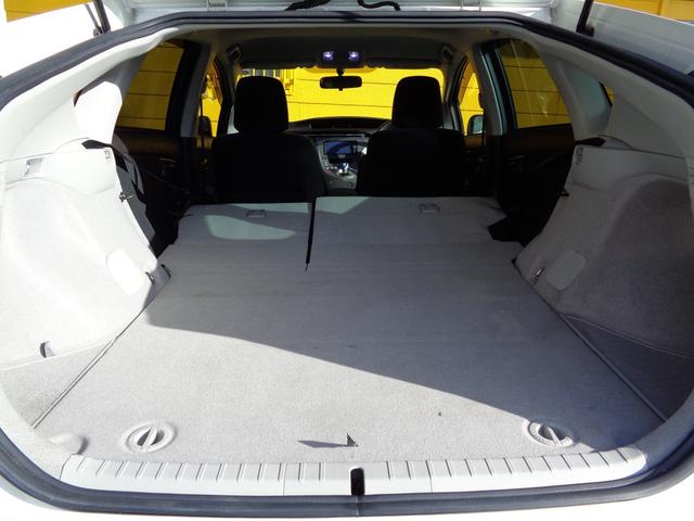 プリウス Ｓツーリングセレクション　修復歴無　走行５１１００ｋｍ　車検令和９年７月　純正メモリーナビ　フルセグＴＶ　Ｂカメラ　Ｂｌｕｅｔｏｏｔｈ　ＬＥＤヘッドライト　フォグライト　寒冷地仕様　リヤフォグ　ワイパーディアイサー　取説ノート（14枚目）