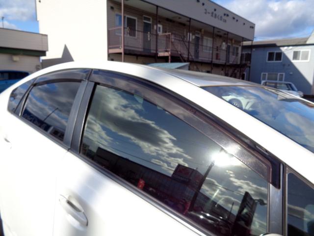 プリウス Ｓツーリングセレクション　修復歴無　走行５１１００ｋｍ　車検令和９年７月　純正メモリーナビ　フルセグＴＶ　Ｂカメラ　Ｂｌｕｅｔｏｏｔｈ　ＬＥＤヘッドライト　フォグライト　寒冷地仕様　リヤフォグ　ワイパーディアイサー　取説ノート（15枚目）