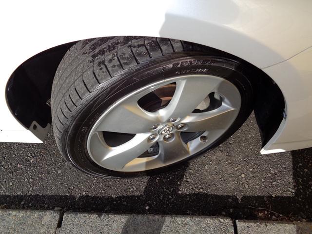 プリウス Ｓツーリングセレクション　修復歴無　走行５１１００ｋｍ　車検令和９年７月　純正メモリーナビ　フルセグＴＶ　Ｂカメラ　Ｂｌｕｅｔｏｏｔｈ　ＬＥＤヘッドライト　フォグライト　寒冷地仕様　リヤフォグ　ワイパーディアイサー　取説ノート（17枚目）