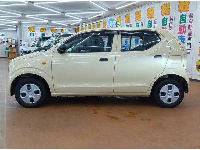 アルト Ｆ　４ＷＤ　ＣＤ　シートヒーター　ＡＢＳ　横滑り防止装置　エアコン　パワステ　パワーウインドウ　運転席エアバック　助手席エアバック（3枚目）