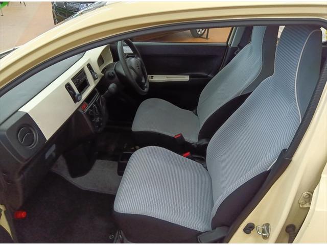 アルト Ｆ　４ＷＤ　ＣＤ　シートヒーター　ＡＢＳ　横滑り防止装置　エアコン　パワステ　パワーウインドウ　運転席エアバック　助手席エアバック（12枚目）