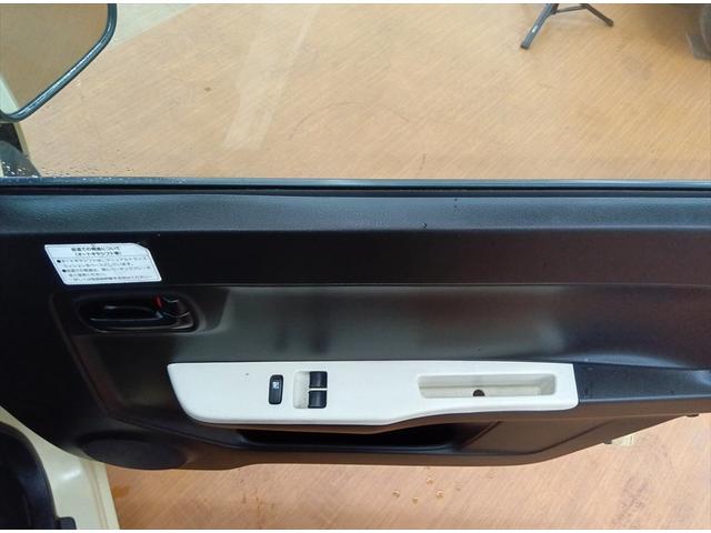 アルト Ｆ　４ＷＤ　ＣＤ　シートヒーター　ＡＢＳ　横滑り防止装置　エアコン　パワステ　パワーウインドウ　運転席エアバック　助手席エアバック（23枚目）