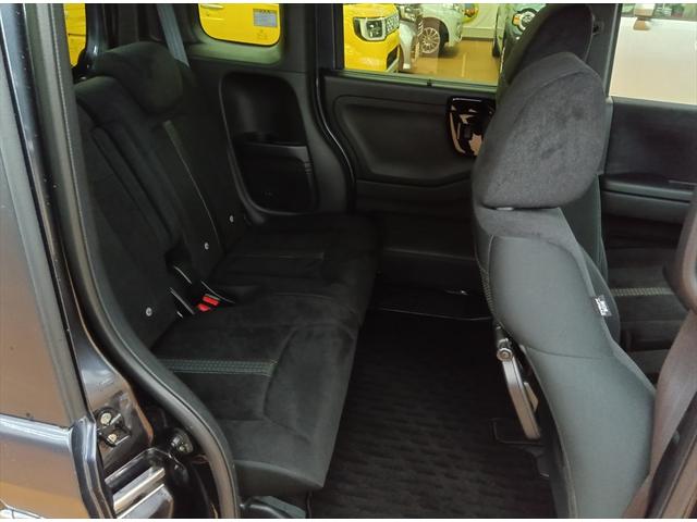 Ｎ－ＢＯＸカスタム Ｌ　４ＷＤ　衝突軽減ブレーキ　Ｂｌｕｅｔｏｏｔｈ　バックカメラ　純正メモリーナビ・ワンセグＴＶ　片側パワースライドドア　ＥＴＣ　エンジンスターター　シートヒーター　禁煙車　ＬＥＤヘッドライト　ＡＢＳ（18枚目）