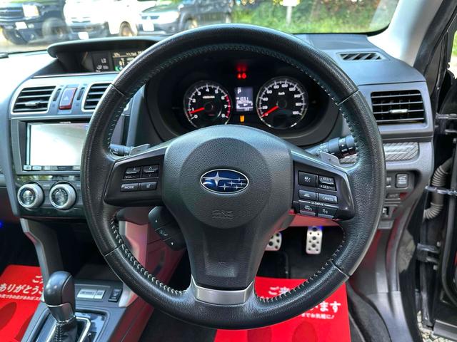 フォレスター ２．０ＸＴ　アイサイト　４ＷＤ　ＥＴＣ　バックカメラ　オートクルーズコントロール　レーンアシスト　パワーシート　衝突被害軽減システム　サンルーフ　ナビ　ＴＶ　オートライト　ＨＩＤ　電動リアゲート　アルミホイール　スマートキー（3枚目）