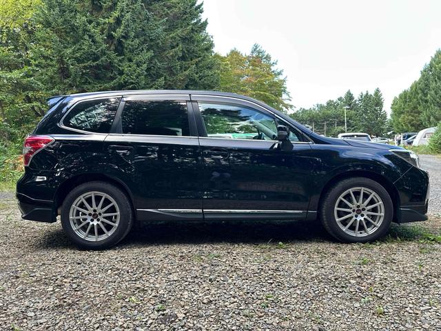 フォレスター ２．０ＸＴ　アイサイト　４ＷＤ　ＥＴＣ　バックカメラ　オートクルーズコントロール　レーンアシスト　パワーシート　衝突被害軽減システム　サンルーフ　ナビ　ＴＶ　オートライト　ＨＩＤ　電動リアゲート　アルミホイール　スマートキー（21枚目）