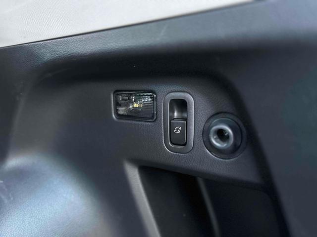 フォレスター ２．０ＸＴ　アイサイト　４ＷＤ　ＥＴＣ　バックカメラ　オートクルーズコントロール　レーンアシスト　パワーシート　衝突被害軽減システム　サンルーフ　ナビ　ＴＶ　オートライト　ＨＩＤ　電動リアゲート　アルミホイール　スマートキー（37枚目）