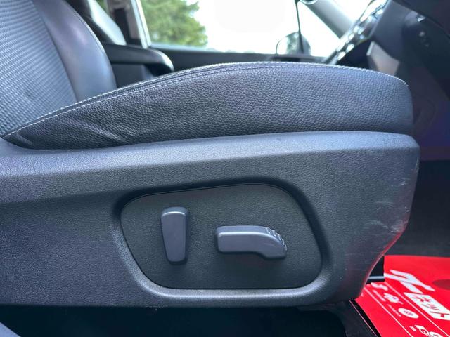 フォレスター ２．０ＸＴ　アイサイト　４ＷＤ　ＥＴＣ　バックカメラ　オートクルーズコントロール　レーンアシスト　パワーシート　衝突被害軽減システム　サンルーフ　ナビ　ＴＶ　オートライト　ＨＩＤ　電動リアゲート　アルミホイール　スマートキー（44枚目）