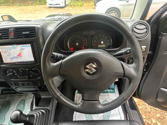 自ら操るハンドル！ドライバーの生命線です。お客様の目で実際にご確認ください。