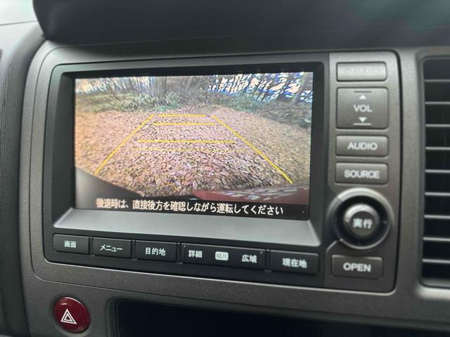 バックカメラも付いています。駐車の時に便利なのはもちろんの事、後方死角にいる子供たちに気が付くことができるので安心安全ですね