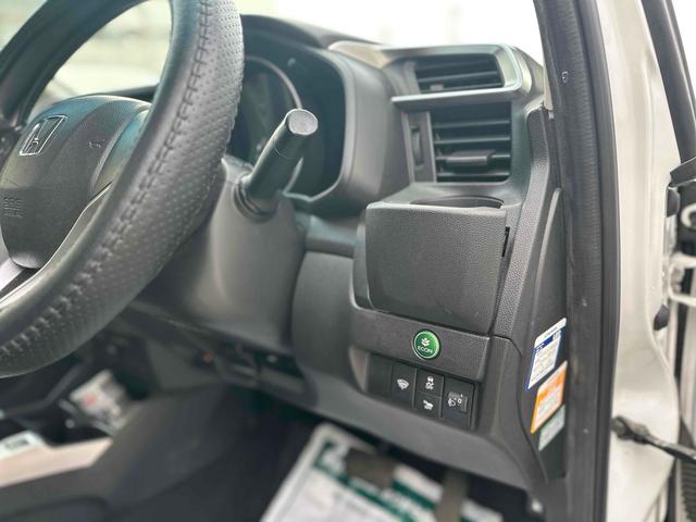 フィットハイブリッド Ｆ　４ＷＤ　ＥＴＣ　バックカメラ　ナビ　スマートキー　電動格納ミラー　ＡＴ　盗難防止システム　衝突安全ボディ　ＵＳＢ　チップアップシート　ＡＢＳ　ＥＳＣ　エアコン　パワーステアリング（40枚目）