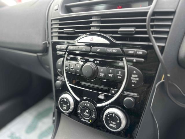 ＲＸ－８ タイプＳ　ＥＴＣ　ナビ　ＭＴ　ＨＩＤ　キーレスエントリー　電動格納ミラー　アルミホイール　衝突安全ボディ　ＡＢＳ　ＥＳＣ　ＣＤ　ＭＤ　カセット　エアコン　パワーステアリング　パワーウィンドウ　運転席エアバッグ（6枚目）
