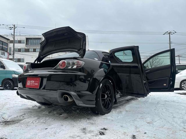 ＲＸ－８ タイプＳ　ＥＴＣ　ナビ　ＭＴ　ＨＩＤ　キーレスエントリー　電動格納ミラー　アルミホイール　衝突安全ボディ　ＡＢＳ　ＥＳＣ　ＣＤ　ＭＤ　カセット　エアコン　パワーステアリング　パワーウィンドウ　運転席エアバッグ（31枚目）