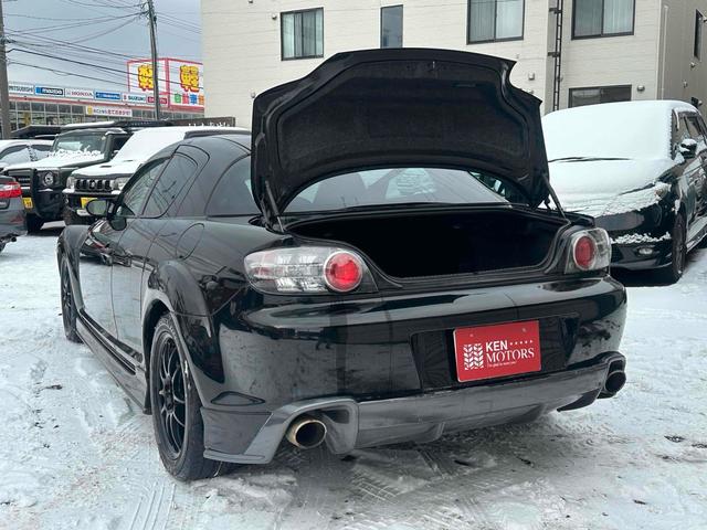 ＲＸ－８ タイプＳ　ＥＴＣ　ナビ　ＭＴ　ＨＩＤ　キーレスエントリー　電動格納ミラー　アルミホイール　衝突安全ボディ　ＡＢＳ　ＥＳＣ　ＣＤ　ＭＤ　カセット　エアコン　パワーステアリング　パワーウィンドウ　運転席エアバッグ（32枚目）