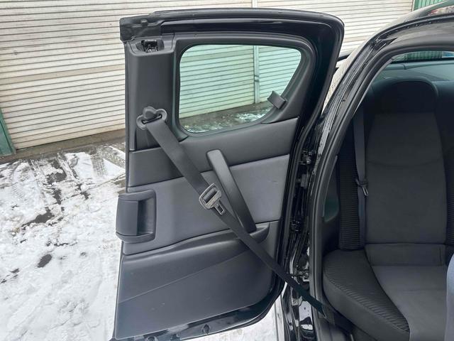 ＲＸ－８ タイプＳ　ＥＴＣ　ナビ　ＭＴ　ＨＩＤ　キーレスエントリー　電動格納ミラー　アルミホイール　衝突安全ボディ　ＡＢＳ　ＥＳＣ　ＣＤ　ＭＤ　カセット　エアコン　パワーステアリング　パワーウィンドウ　運転席エアバッグ（33枚目）