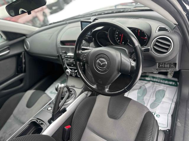 ＲＸ－８ タイプＳ　ＥＴＣ　ナビ　ＭＴ　ＨＩＤ　キーレスエントリー　電動格納ミラー　アルミホイール　衝突安全ボディ　ＡＢＳ　ＥＳＣ　ＣＤ　ＭＤ　カセット　エアコン　パワーステアリング　パワーウィンドウ　運転席エアバッグ（39枚目）