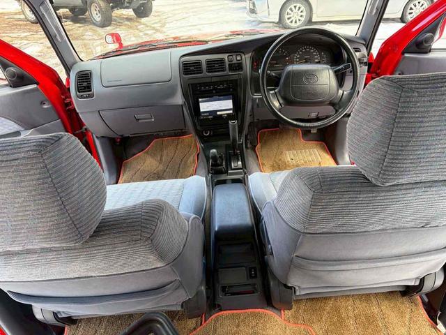 ハイラックスサーフ ＳＳＲ－Ｘ　４ＷＤ　ＥＴＣ　サンルーフ　ＴＶ　ＡＴ　ＡＢＳ　エアコン　パワーステアリング　パワーウィンドウ　リフトアップ　全塗装レッド　社外アルミ（32枚目）