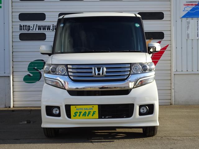 Ｎ－ＢＯＸカスタム Ｇ・Ｌパッケージ　４ＷＤ　純正ナビＴＶ　バックカメラ　ステアリングオーディオコントロール　ＨＩＤ　左パワースライドドア　横滑り抑制装置　リモコンエンジンスターター　実走行５２６００ｋｍ　スマートキー＆ブッシュスタート（2枚目）